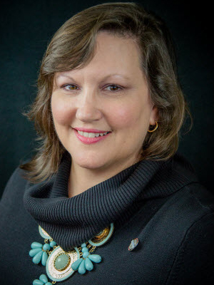 VM_website_photo-size_300x400 Visibly Media Marketing, Lisa Raymond, your social media and inbound marketing strategist